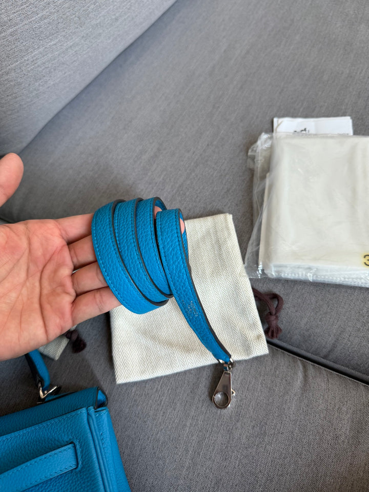 HERMÈS Kelly 25 Bleu Zanzibar B3 Togo Leather PHW stamp A 2018