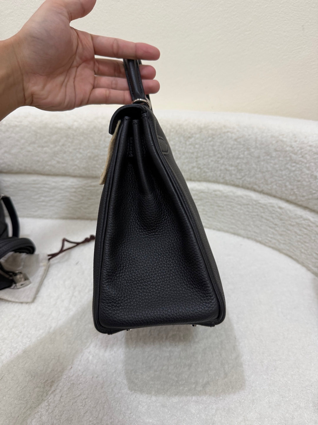 Hermes Kelly 28 Black Noir Retourne Togo Leather PHW Stamp R 2014