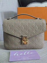 Load image into Gallery viewer, Louis Vuitton LV Pochette Metis Turtledove/Dune Emprinted Leather
