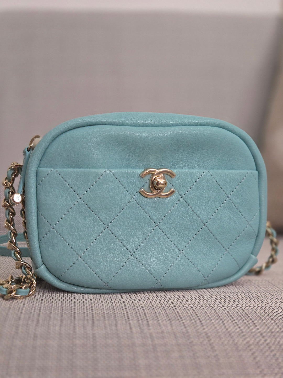 Chanel Series 26 2018/2019 19C Tiffany Blue Calfskin Casual Trip Camera Case Bag with Champagne GHW