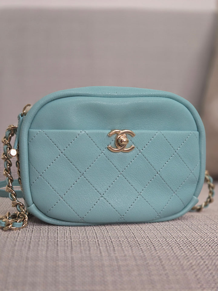 Chanel Series 26 2018/2019 19C Tiffany Blue Calfskin Casual Trip Camera Case Bag with Champagne GHW
