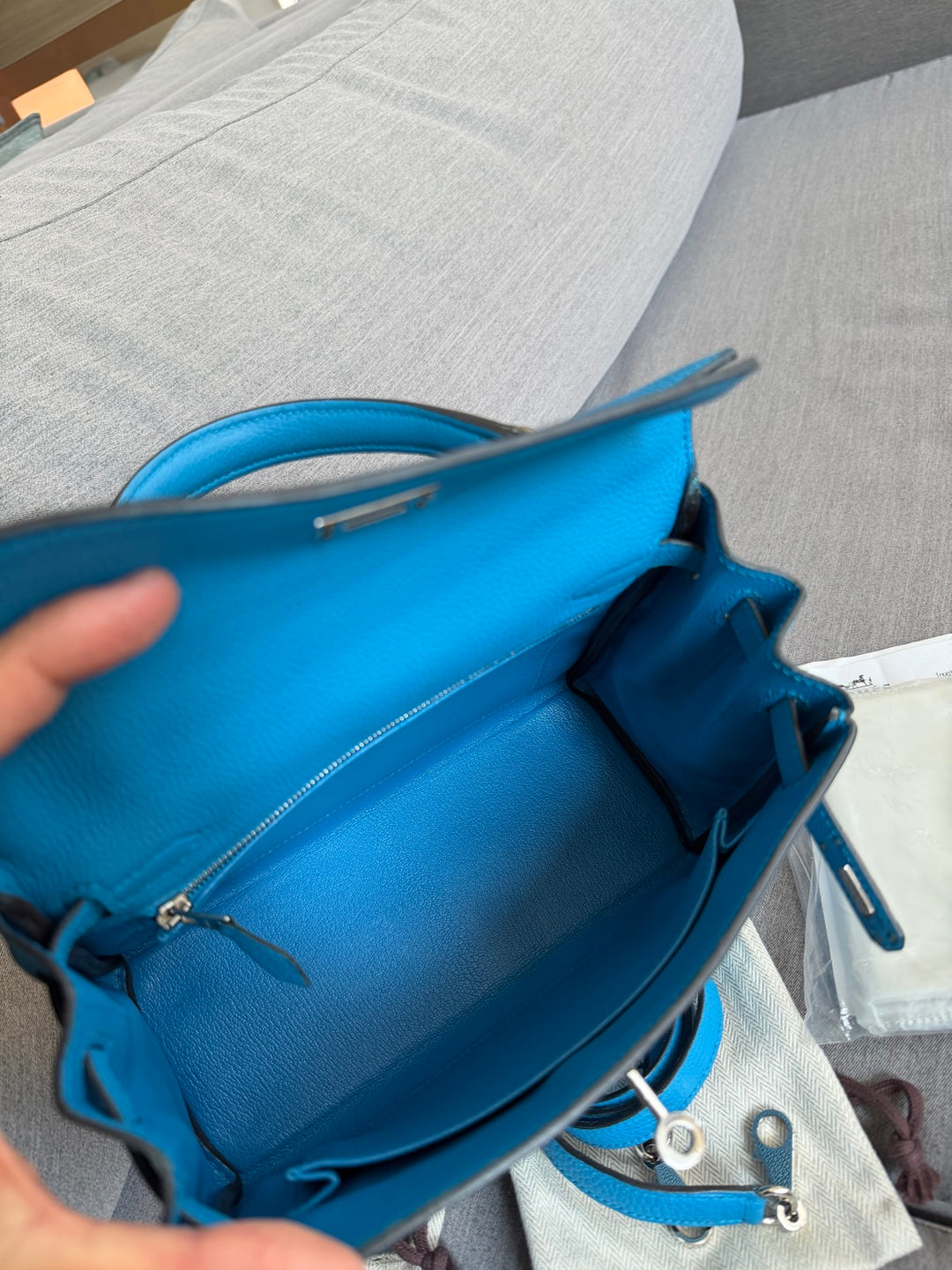 HERMÈS Kelly 25 Bleu Zanzibar B3 Togo Leather PHW stamp A 2018