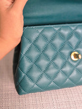 Load image into Gallery viewer, CHANEL series 27 2018 Teal caviar aged GHW SMALL coco handle flap bag with detachable strap
