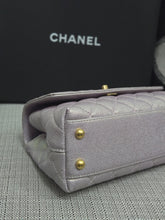 Load image into Gallery viewer, Chanel 22P 2022 Pre Spring/Summer Collection Iridescent Pink Caviar GHW Coco Handle Flap Bag size Small with Detachable Shoulder strap
