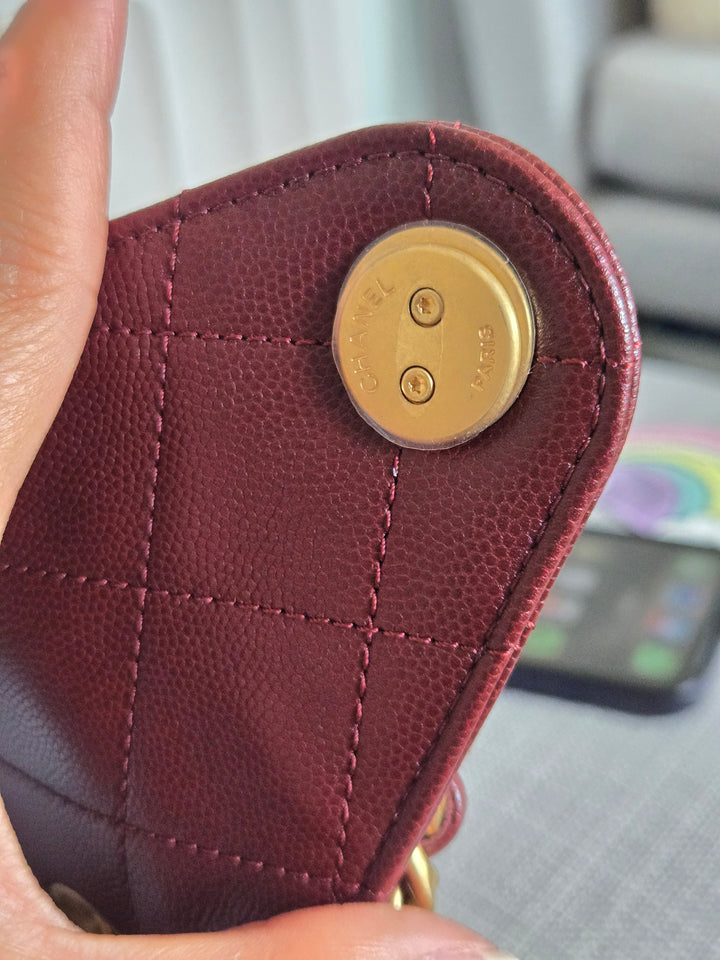 CHANEL 25 size SMALL from 25A 2025 Metiers d'art Collection BURGUNDY caviar aged GHW Hobo Bag