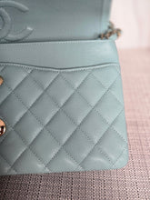 Load image into Gallery viewer, CHANEL 20C series 29 Tiffany Green Caviar LGHW Medium ML Timeless Classic Double Flap Bag
