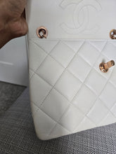 Load image into Gallery viewer, CHANEL 2022 22B Collection White Lambskin Rose Gold Hardware Trendy CC Flap Bag Size Small
