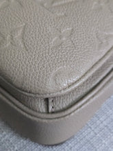 Load image into Gallery viewer, Louis Vuitton LV Pochette Metis Turtledove/Dune Emprinted Leather
