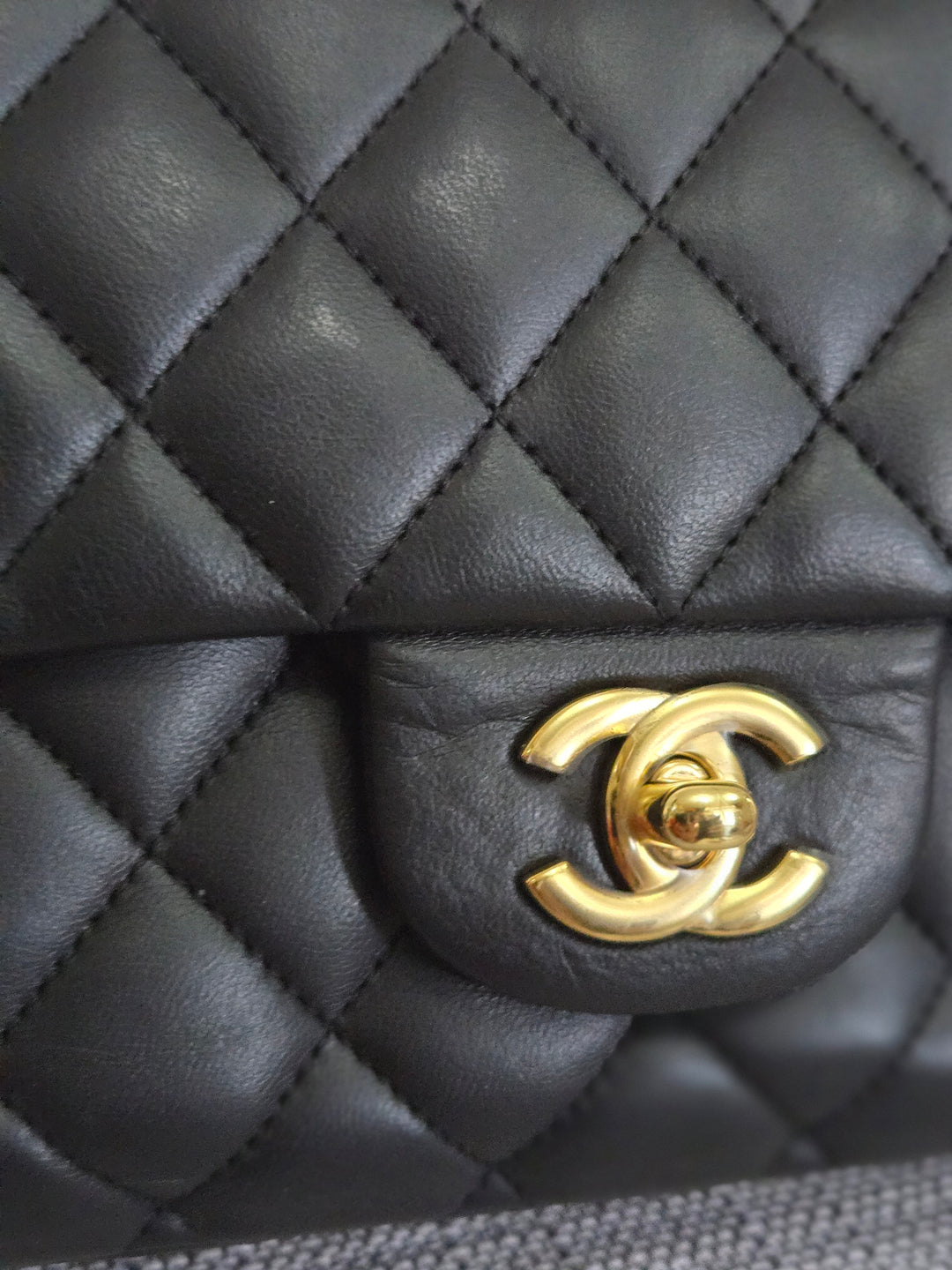Chanel series 16 2012 Black Lambskin Medium ML Timeless Classic Double Flap Bag with GHW