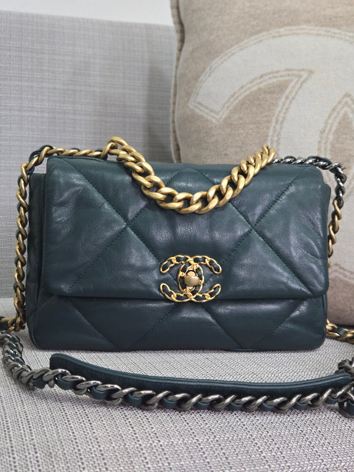 Chanel 19 size Small 26 cms series  Fall/Winter Collection Dark Green/Teal Goatskin Mixed hardware flap bag