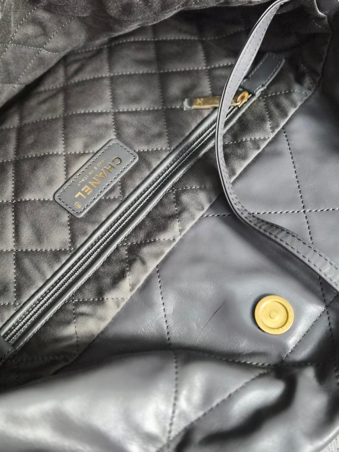 CHANEL 22 size Small in Grey Lambskin aged GHW with detachable pouch