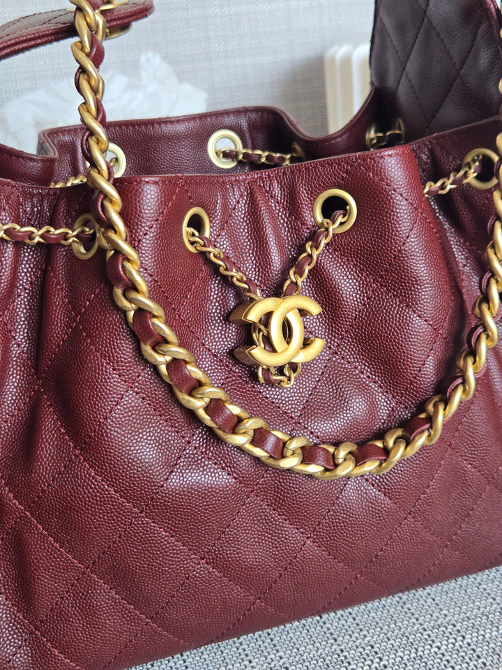 CHANEL 25 size SMALL from 25A 2025 Metiers d'art Collection BURGUNDY caviar aged GHW Hobo Bag