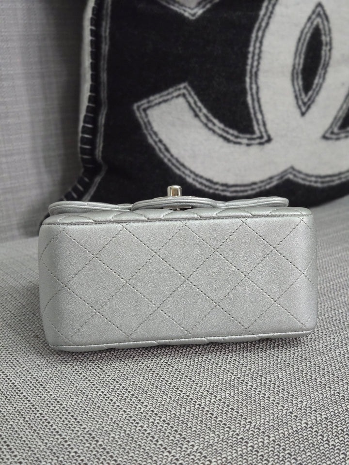 Chanel Series 31 21P 2021 Pre Spring/Summer Collection Iridescent Silver lambskin SHW Square Mini Flap Bag