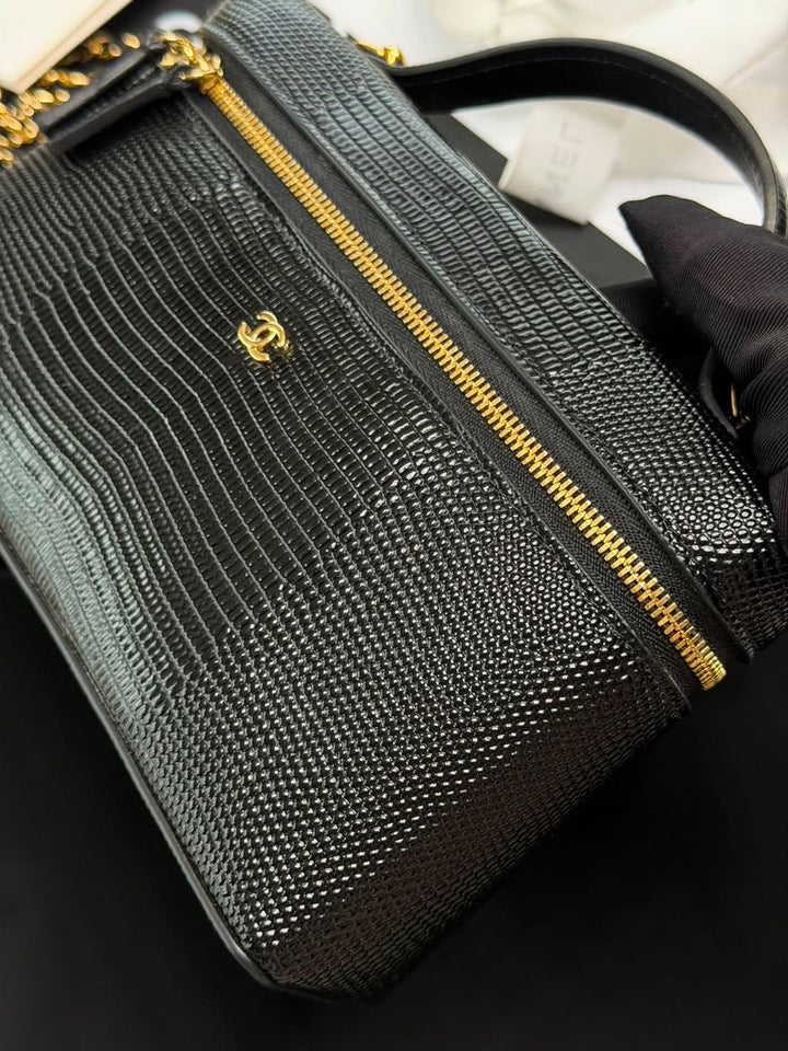CHANEL 26A Lizard Embossed Black Calf Skin LGHW LP Long Vanity Small 19 cms 2026
