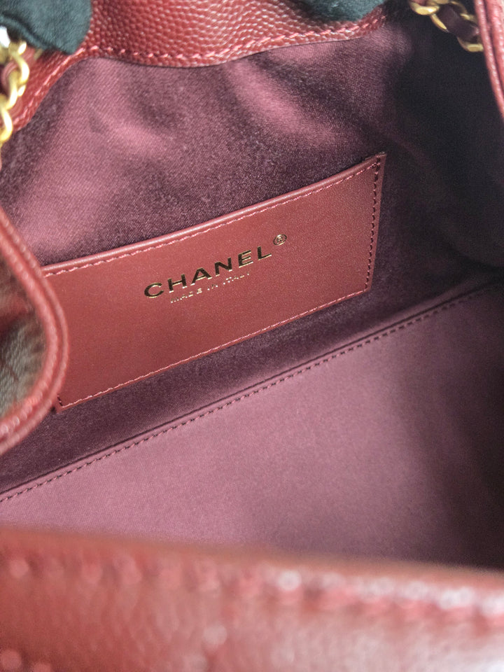 CHANEL 25 size SMALL from 25A 2025 Metiers d'art Collection BURGUNDY caviar aged GHW Hobo Bag