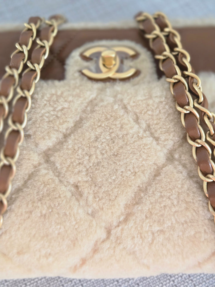 Chanel 24K 2024 Fall/Winter Collection Beige Brown Teddy Shearling MEDIUM flap Bag with Aged GHW