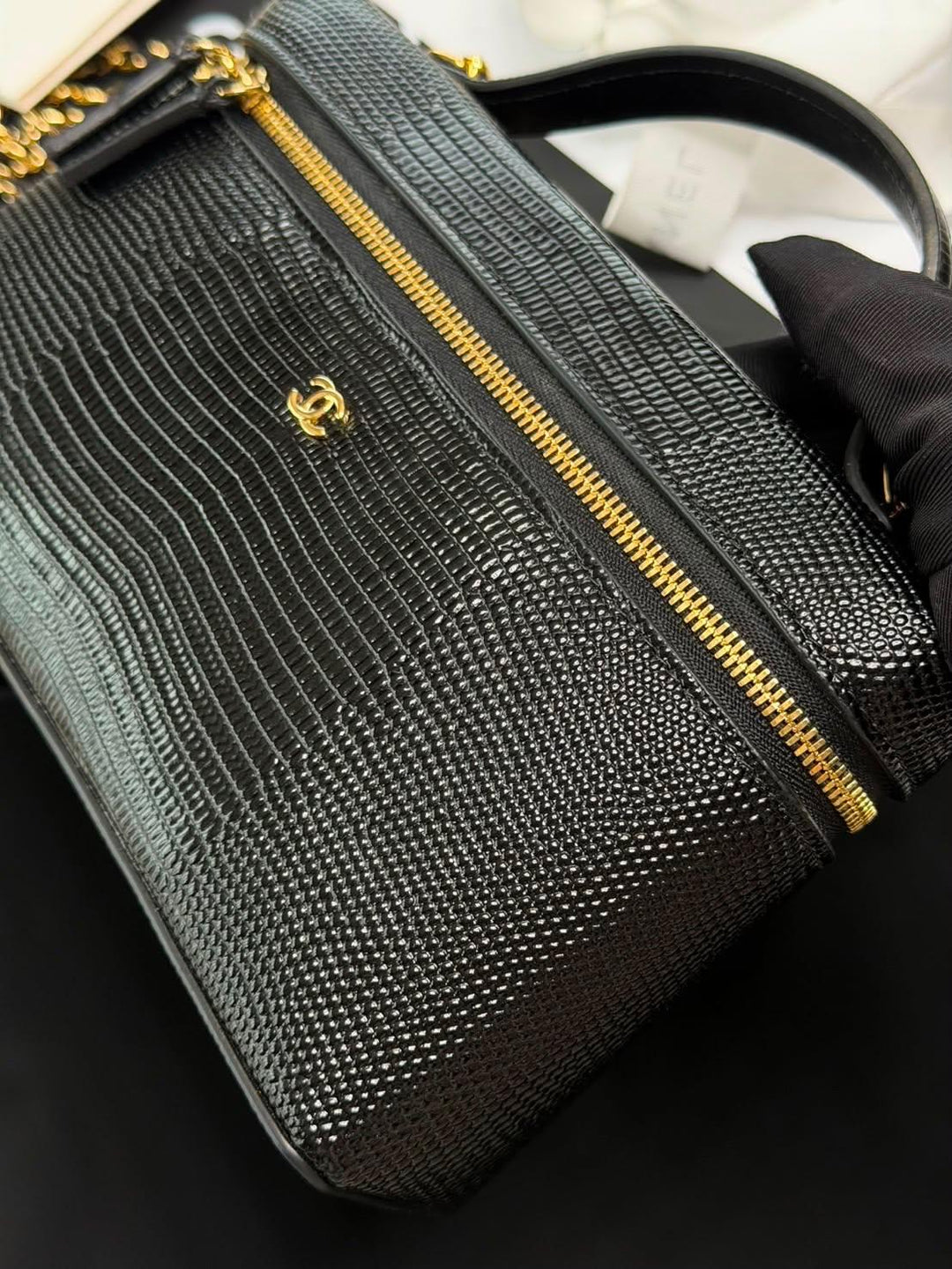 CHANEL 26A Lizard Embossed Black Calf Skin LGHW LP Long Vanity Small 19 cms 2026