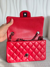 Load image into Gallery viewer, CHANEL series 21 Red lipstick caviar Ruthenium Hardware Mini Rectangular Flap Bag 2015 15B collection
