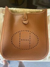 Load image into Gallery viewer, HERMES Gold Clemance Leather with GHW Mini Evelyne 16 TPM with detachable strap stamp W 2025
