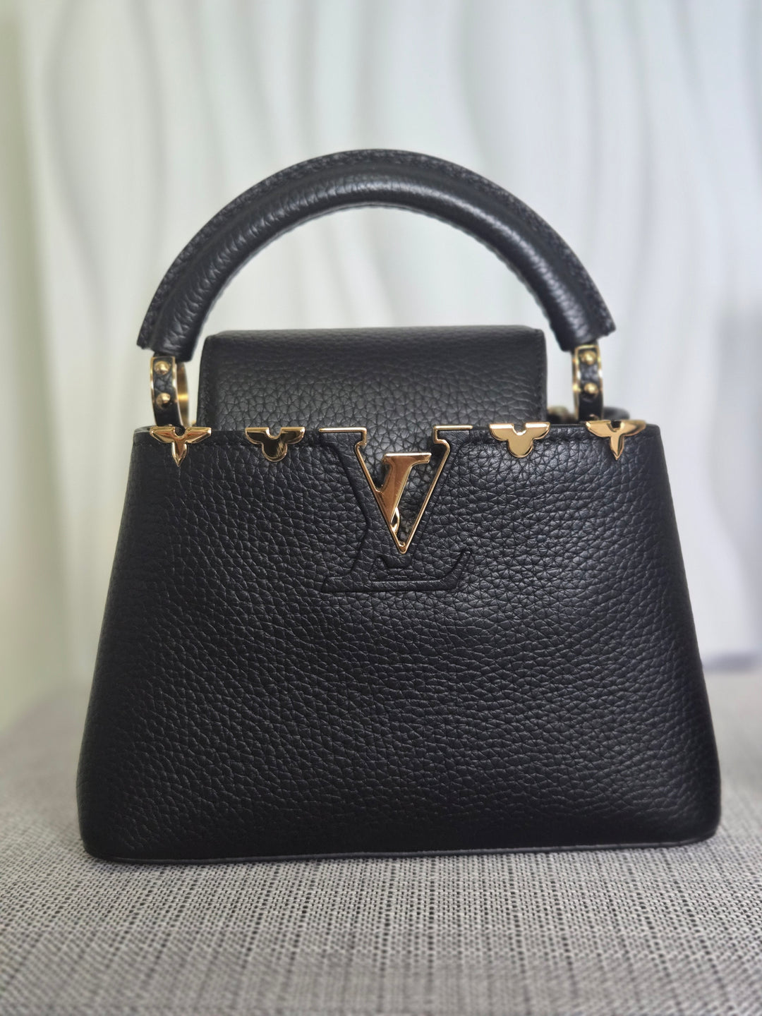 LOUIS VUITTON LV Capucines Mini Flower Crown Line in Black Taurillon Leather with detachable strap 2023
