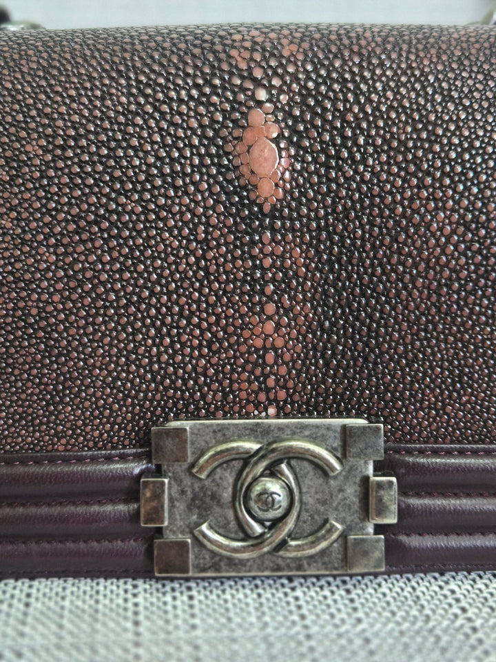 Chanel series 21 2015 Burgundy Lambskin Stingray Le Boy Flap Bag with RHW size Small