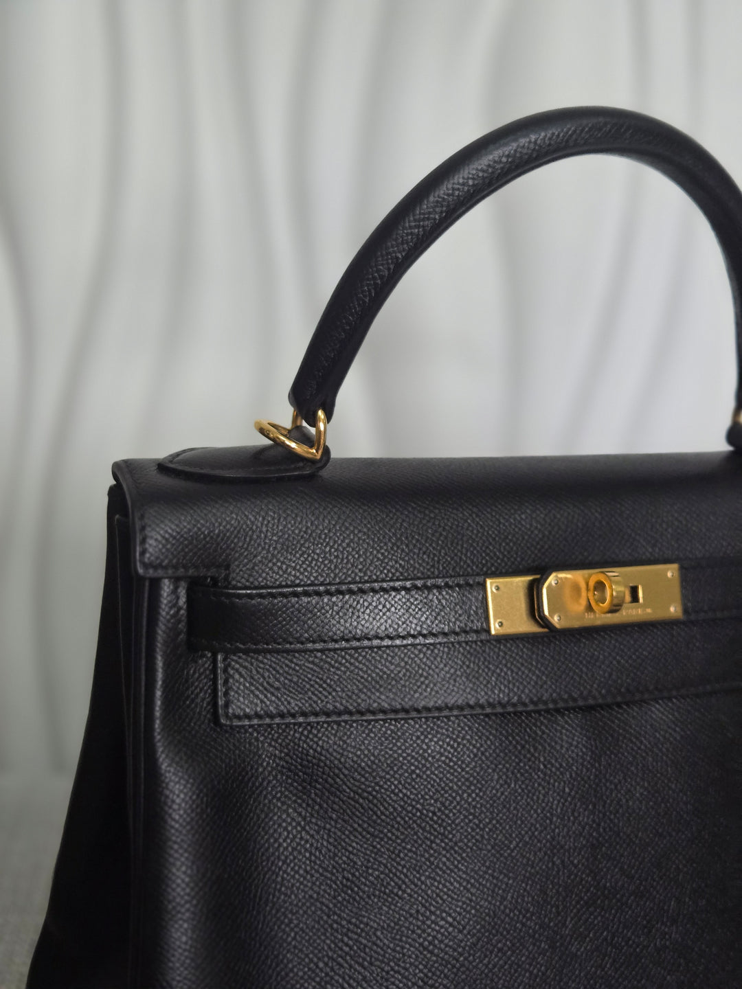 Hermes Noir/Black Epsom Leather GHW Kelly 28 stamp N 2010