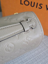 Load image into Gallery viewer, Louis Vuitton LV Pochette Metis Turtledove/Dune Emprinted Leather
