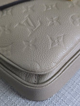 Load image into Gallery viewer, Louis Vuitton LV Pochette Metis Turtledove/Dune Emprinted Leather
