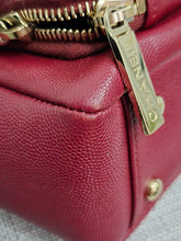 Load image into Gallery viewer, Chanel series 28 2019 19B Collection Burgundy Caviar Business Affinity Flap Bag with Champagne GHW size Medium (8.5 inches/23 cms)
