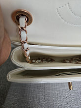 Load image into Gallery viewer, CHANEL 2022 22B Collection White Lambskin Rose Gold Hardware Trendy CC Flap Bag Size Small
