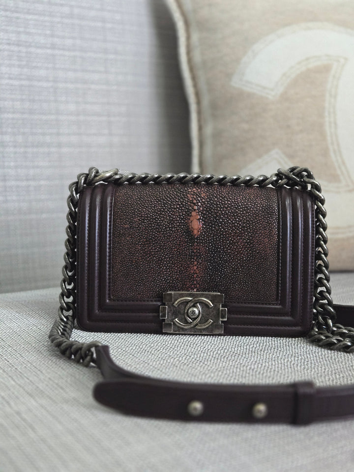 Chanel series 21 2015 Burgundy Lambskin Stingray Le Boy Flap Bag with RHW size Small