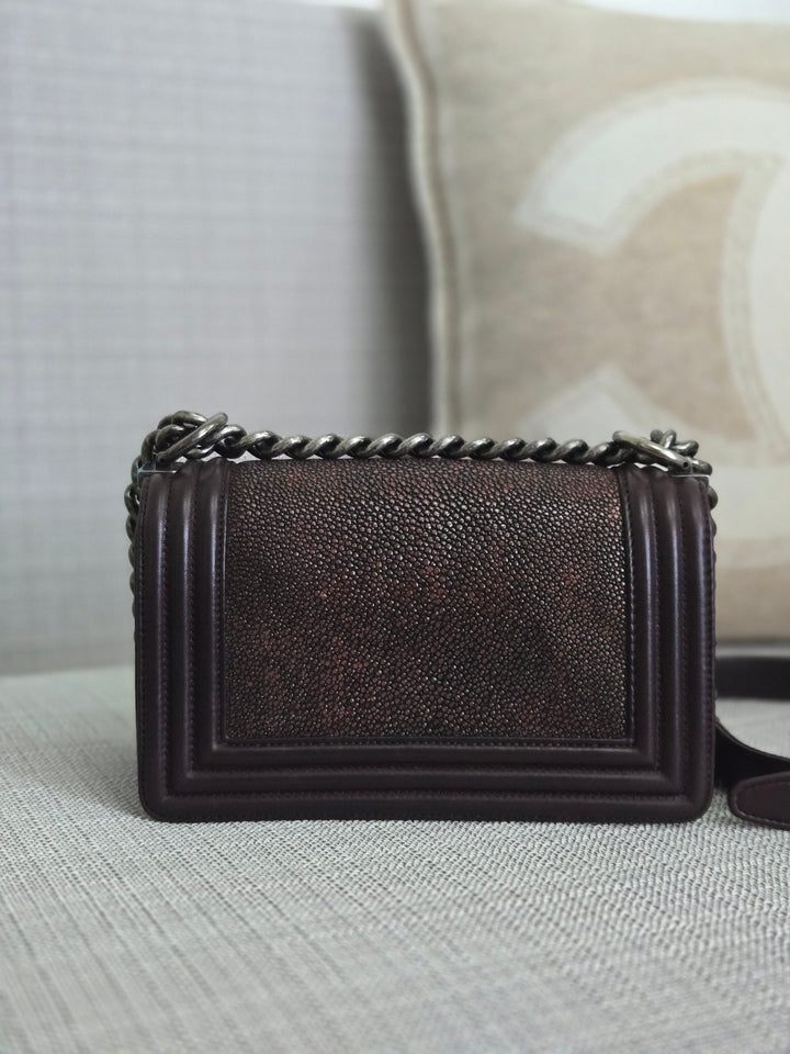 Chanel series 21 2015 Burgundy Lambskin Stingray Le Boy Flap Bag with RHW size Small