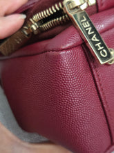 Load image into Gallery viewer, Chanel series 28 2019 19B Collection Burgundy Caviar Business Affinity Flap Bag with Champagne GHW size Medium (8.5 inches/23 cms)
