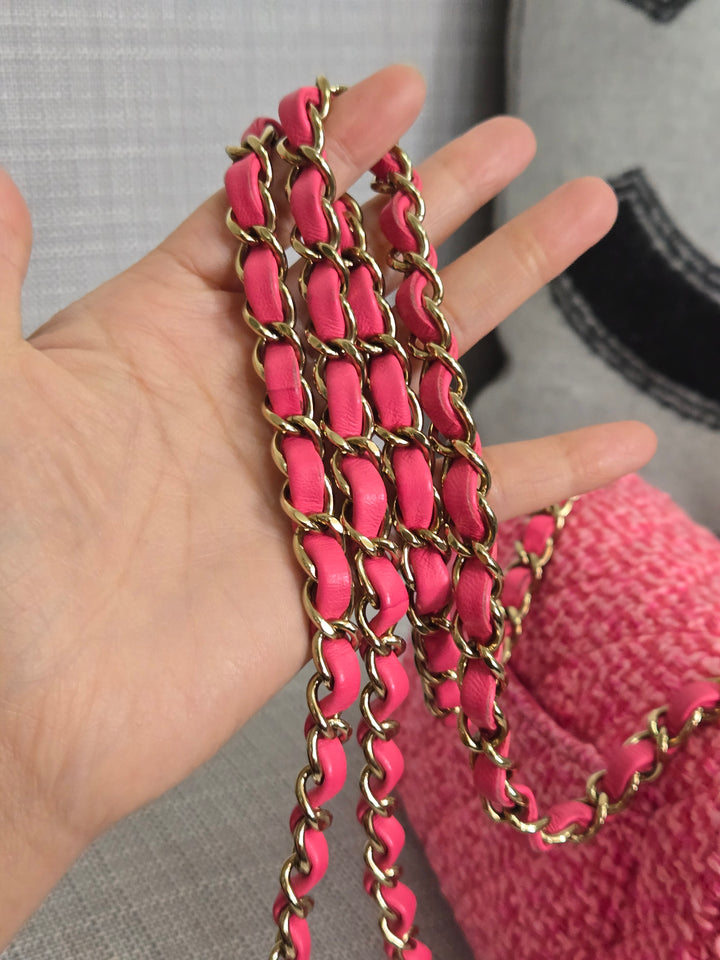 Chanel 22B 2022 Fall/Winter Fuchsia/Light Pink/Dark Pink Tweed Mini Rectangular Flap Bag with Champagne GHW
