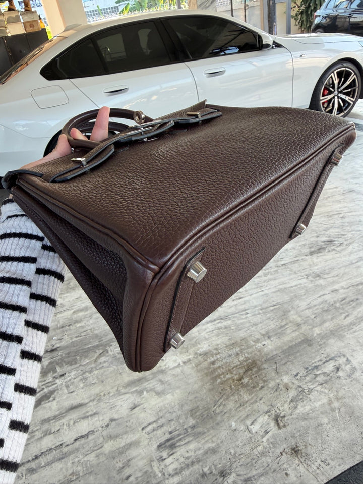 HERMES Cacao Togo Leather PHW Birkin 25 Stamp M in sq