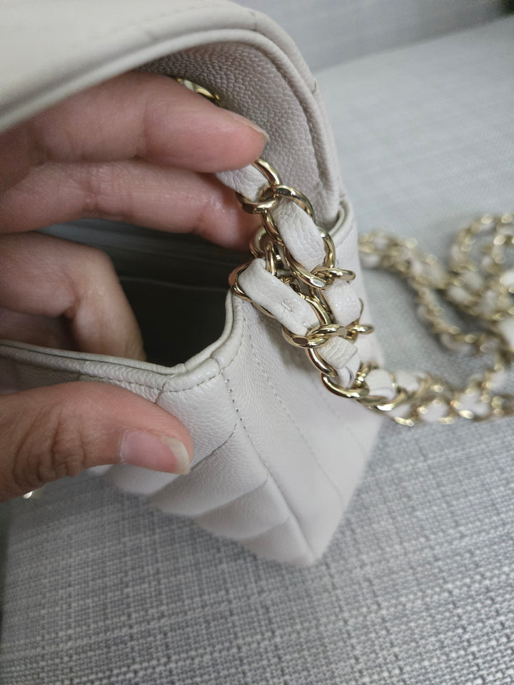 Chanel series 26 18B 2018 Fall/Winter Collection Ivory caviar Chevron Mini Rectangular Flap Bag with Champagne GHW