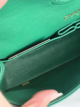 Load image into Gallery viewer, Chanel series 25 2018 18S collection Pearly Emerald Green Caviar LGHW Medium ML timeless Classic double flap bag
