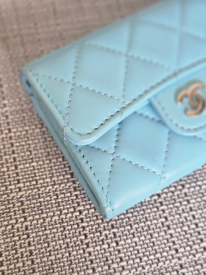 Chanel series 31 21S collection Bright Blue Lambskin SHW Flap Card Holder