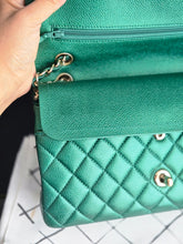 Load image into Gallery viewer, Chanel series 25 2018 18S collection Pearly Emerald Green Caviar LGHW Medium ML timeless Classic double flap bag
