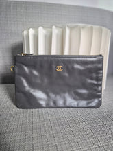 Load image into Gallery viewer, CHANEL 22 size Small in Grey Lambskin aged GHW with detachable pouch
