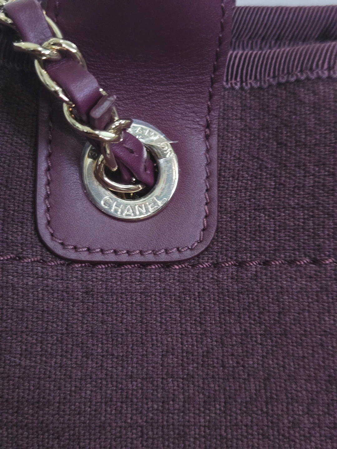 Chanel 24B 2024 Fall/Winter Collection Burgundy Tweed Deauville Tote with Leather top handle size small and Detachable pouch