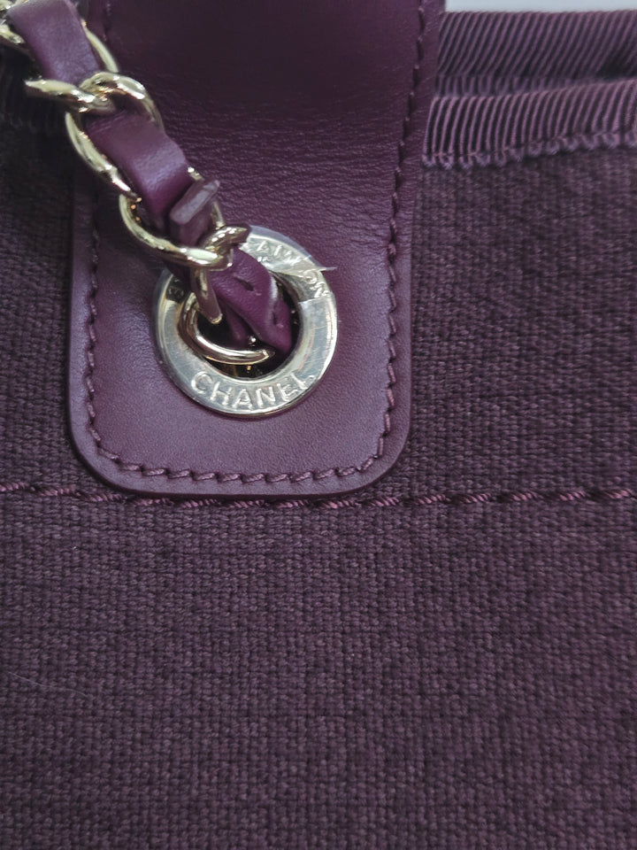 Chanel 24B 2024 Fall/Winter Collection Burgundy Tweed Deauville Tote with Leather top handle size small and Detachable pouch