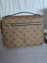 Load image into Gallery viewer, LOUIS VUITTON LV Pochette Metis Reverse Monogram 2023
