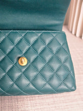 Load image into Gallery viewer, CHANEL series 27 2018 Teal caviar aged GHW SMALL coco handle flap bag with detachable strap

