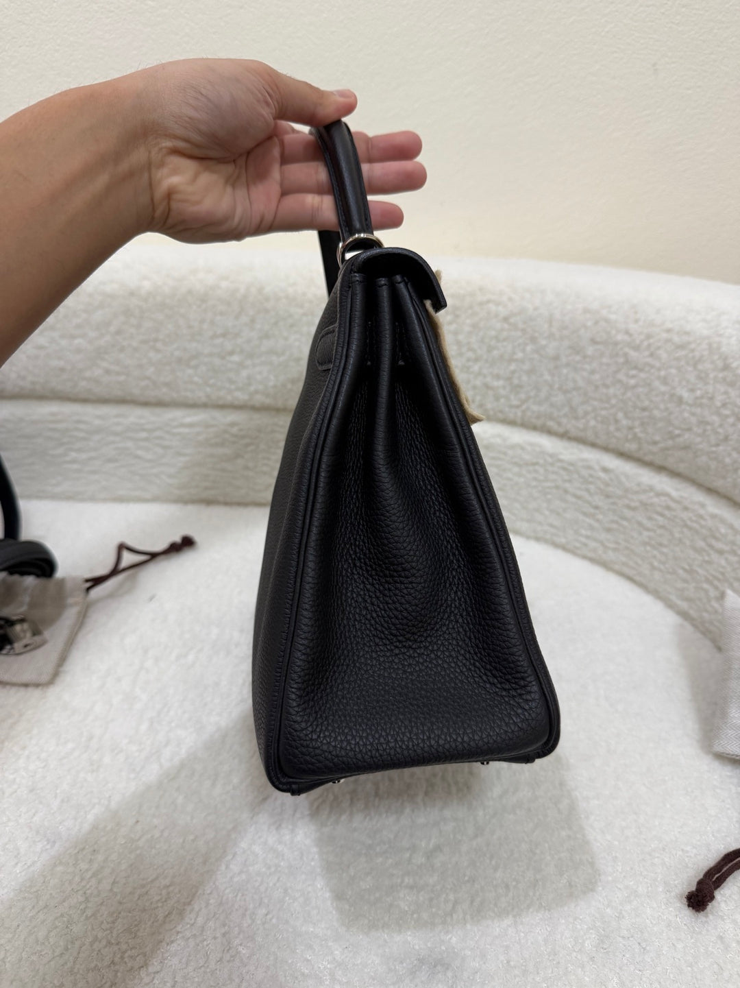 Hermes Kelly 28 Black Noir Retourne Togo Leather PHW Stamp R 2014