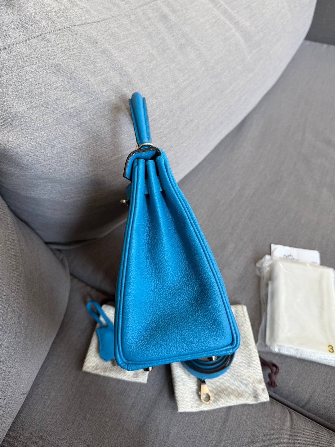 HERMÈS Kelly 25 Bleu Zanzibar B3 Togo Leather PHW stamp A 2018