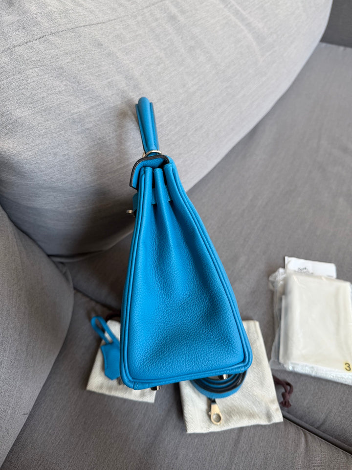 HERMÈS Kelly 25 Bleu Zanzibar B3 Togo Leather PHW stamp A 2018