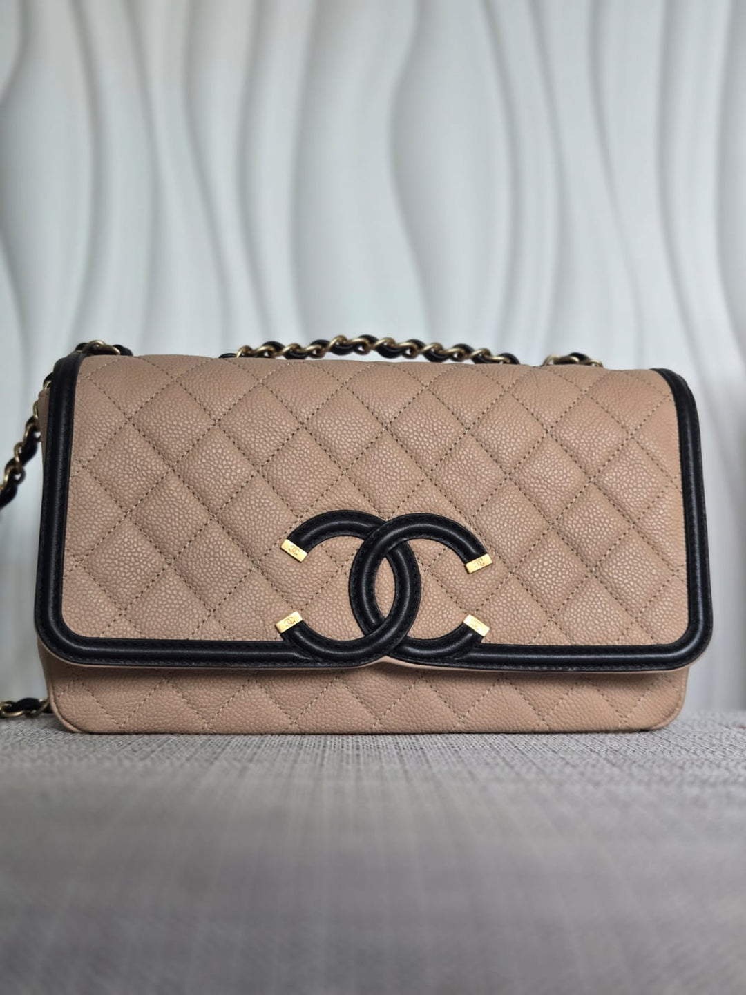 CHANEL Beige & Black Filigree Aged GHW Magnetic Closure Flap Bag size Medium 10 inches