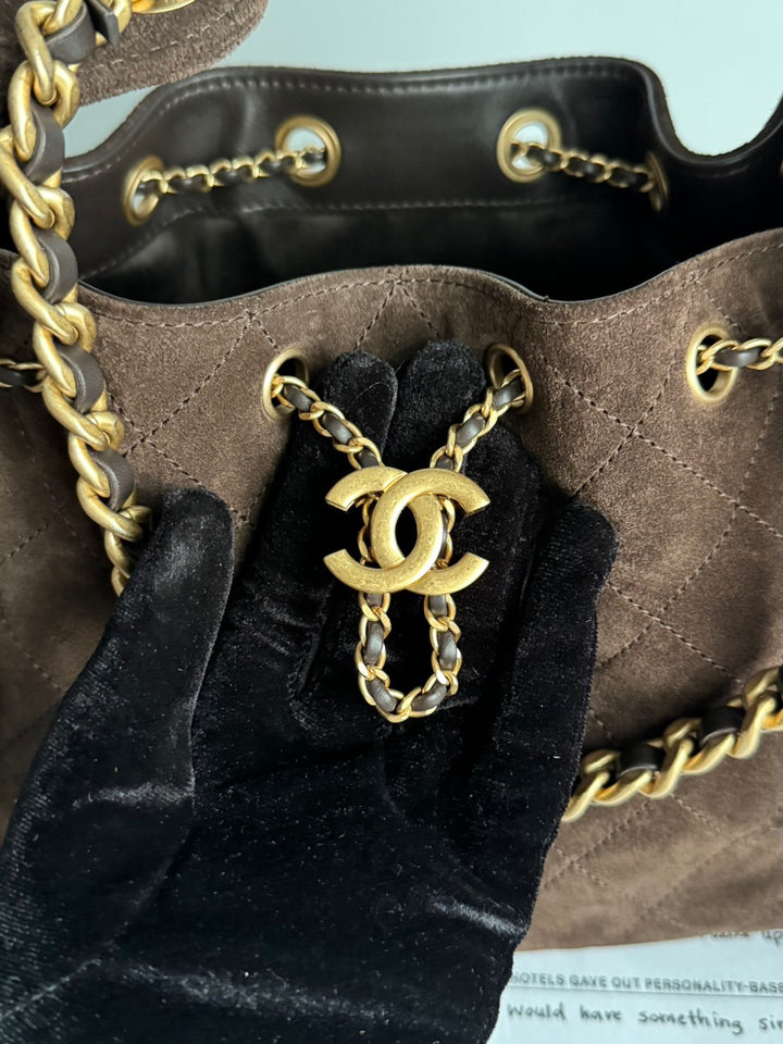 CHANEL 26C 2025/2026 Brown Suede Leather Aged GHW 25 Hobo Bag size Small