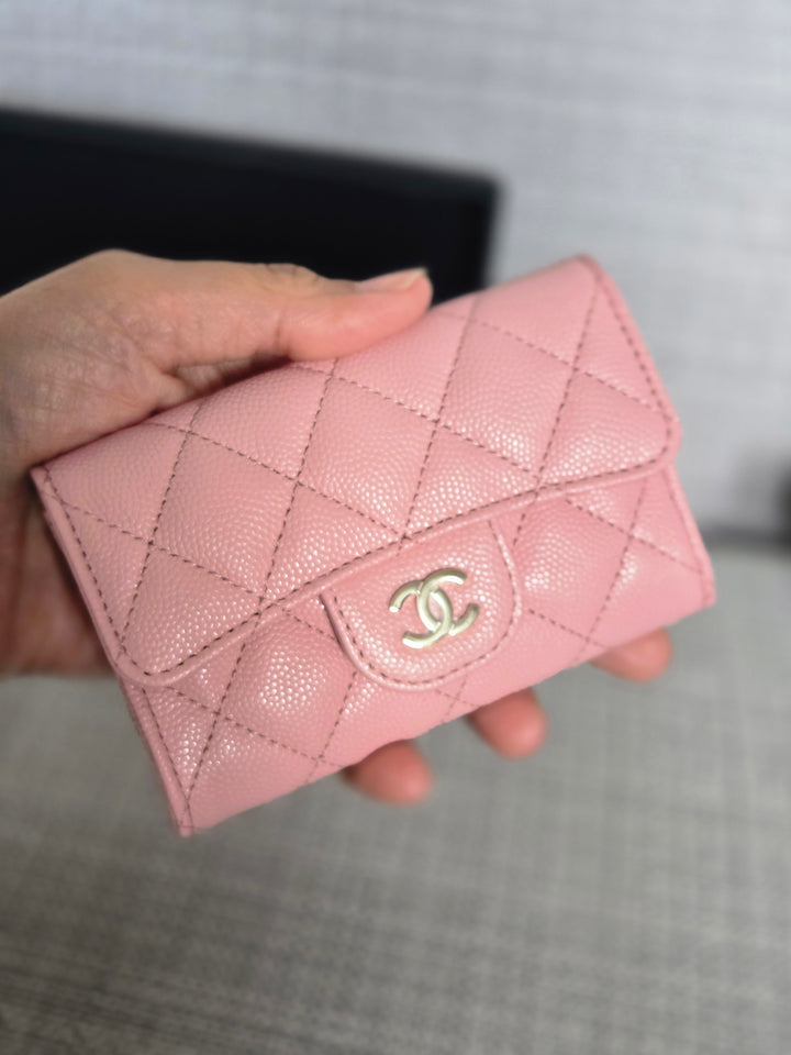 Chanel series 31 2021/2022 22C Pink Caviar LGHW Flap card holder